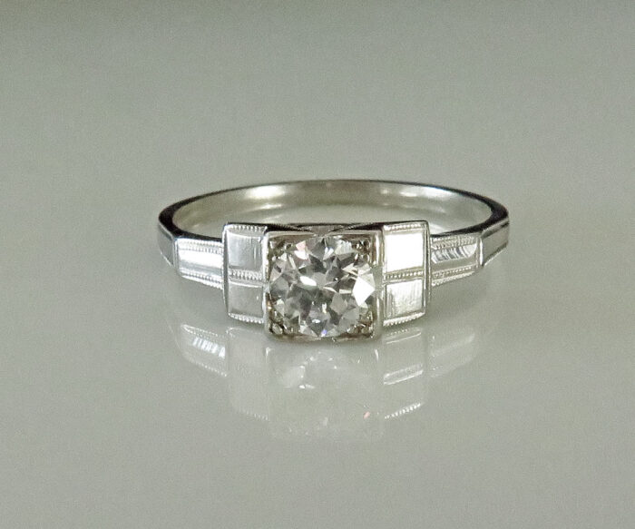 Deco White Gold Diamond Ring