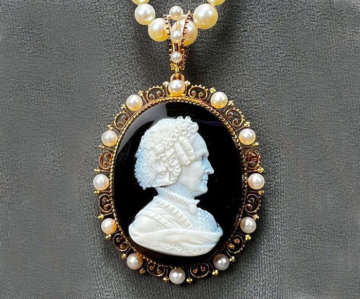 Gold Stone Portrait Cameo Pin Pendant